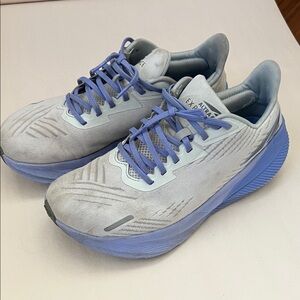 Altra Athletic Shoes in Light Gray and Lavender